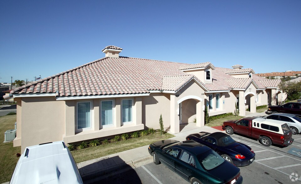 More Photos Of 19222 Stonehue, San Antonio Medical For Lease