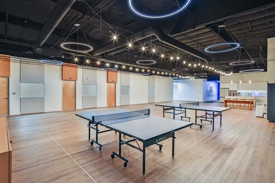 More Photos Of 2250 Maple Ave, Los Angeles Warehouse For Sale