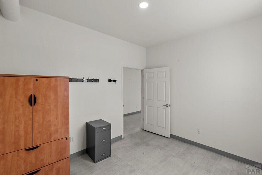 More Photos Of 3004 S Prairie Ave, Pueblo Distribution For Lease