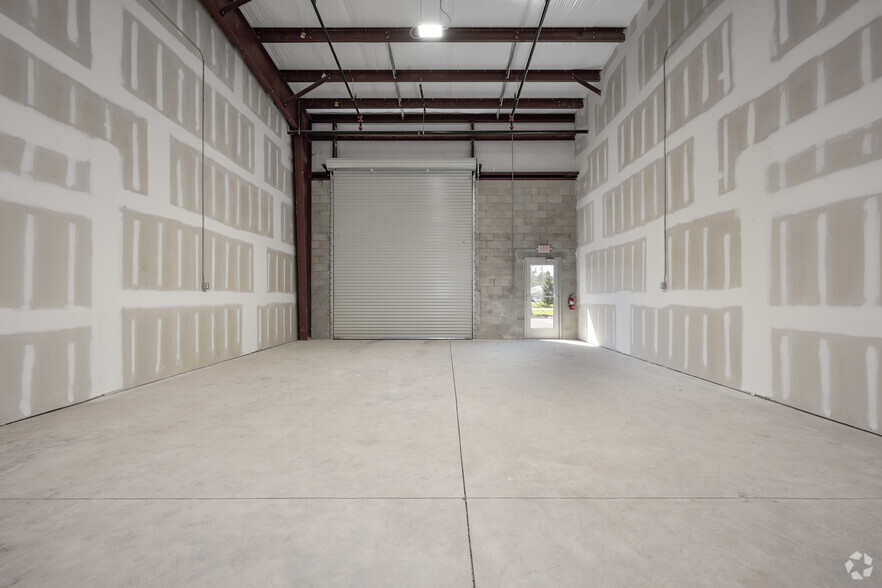 More Photos Of 452 Ninth St, Bunnell Light Distribution For Lease