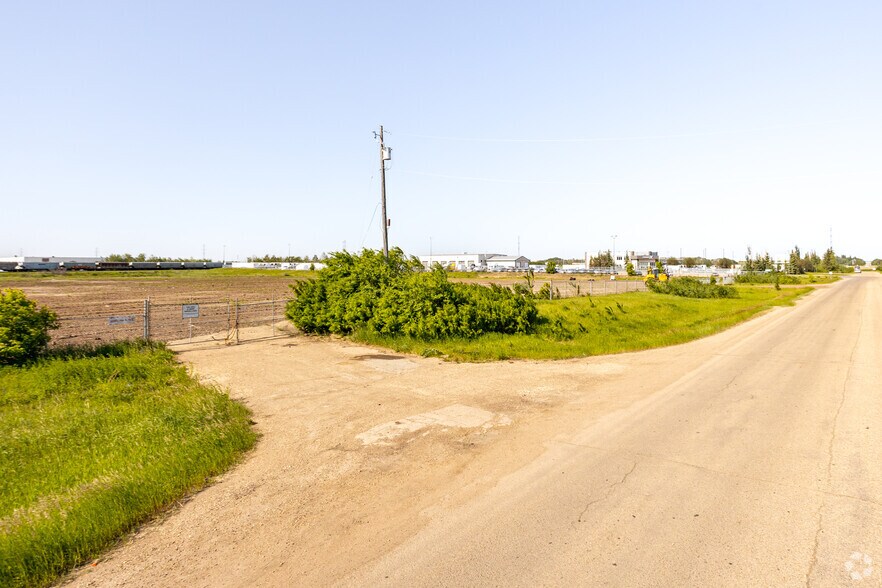 More Photos Of 18961 118A Ave NW, Edmonton Land For Lease