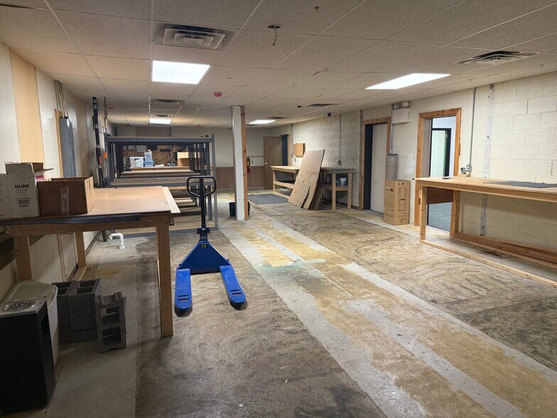 More Photos Of 871 N Hanover St, Pottstown Freestanding For Lease