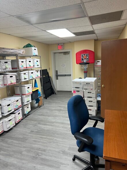 More Photos Of 3580 Habersham At Northlake, Tucker Medical For Sale