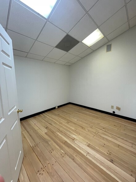 More Photos Of 4405 Dorchester Rd, Charleston Freestanding For Lease