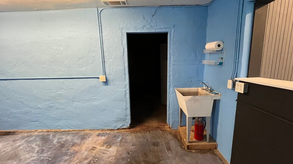 More Photos Of 155 Main St W, Monmouth Storefront For Lease