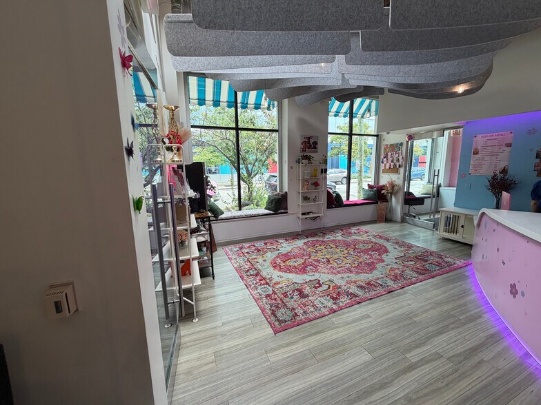 More Photos Of 819-823 W Eastman St, Chicago Freestanding For Lease