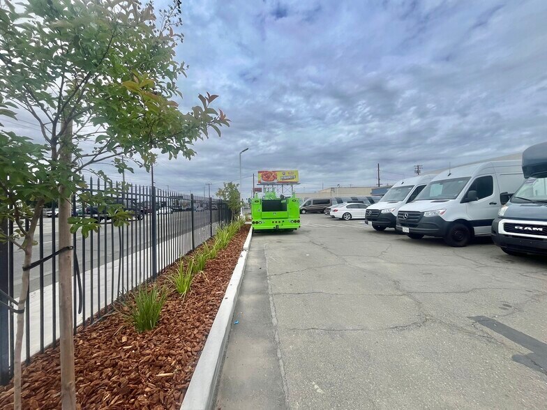 More Photos Of 1941 El Camino Ave, Sacramento Flex For Lease