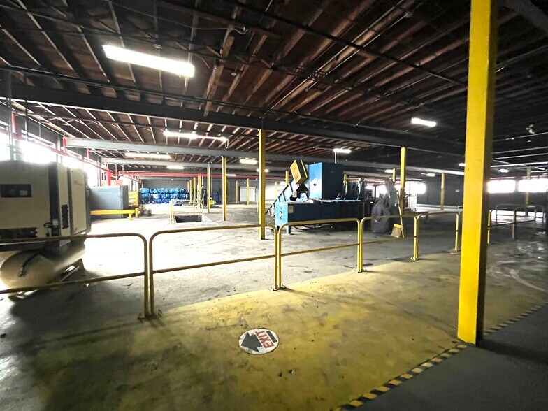 More Photos Of 285 W Trigg Ave, Memphis Manufacturing For Lease