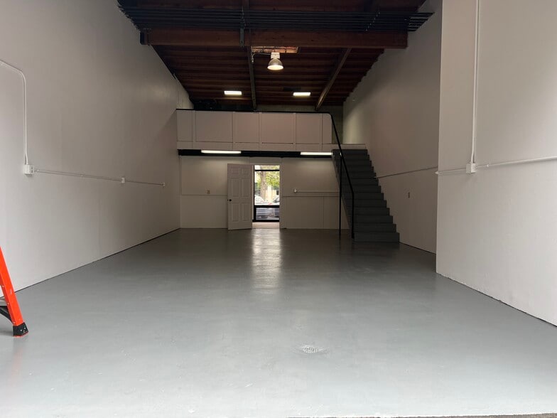 More Photos Of 2057 Goodyear Ave, Ventura Manufacturing For Sale