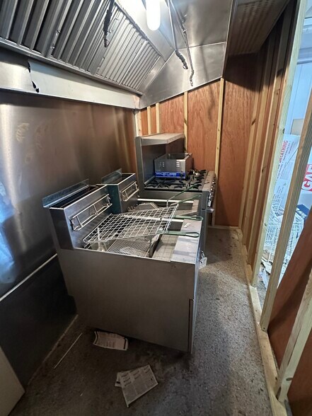 More Photos Of 1345 Kathleen Rd, Lakeland General Retail For Sale