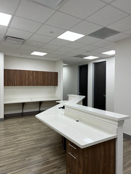 More Photos Of 7619 Branford Pl, Sugar Land Medical For Lease