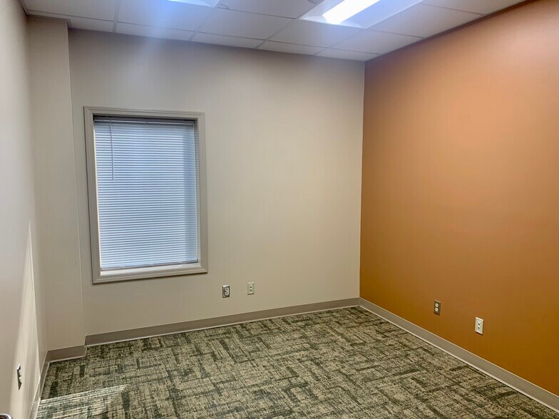 More Photos Of 910 Progress Dr, Richmond Industrial For Lease