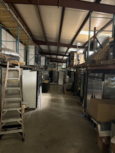 More Photos Of 1983 Vanderhorn Dr, Memphis Warehouse For Lease