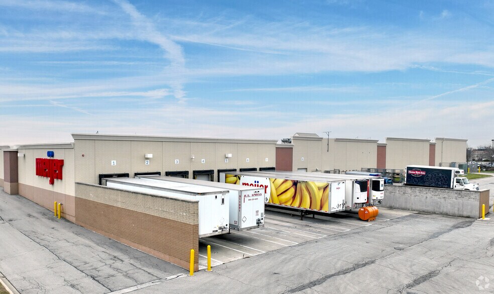 More Photos Of 6650 Whitestown Pky, Zionsville Supermarket For Lease
