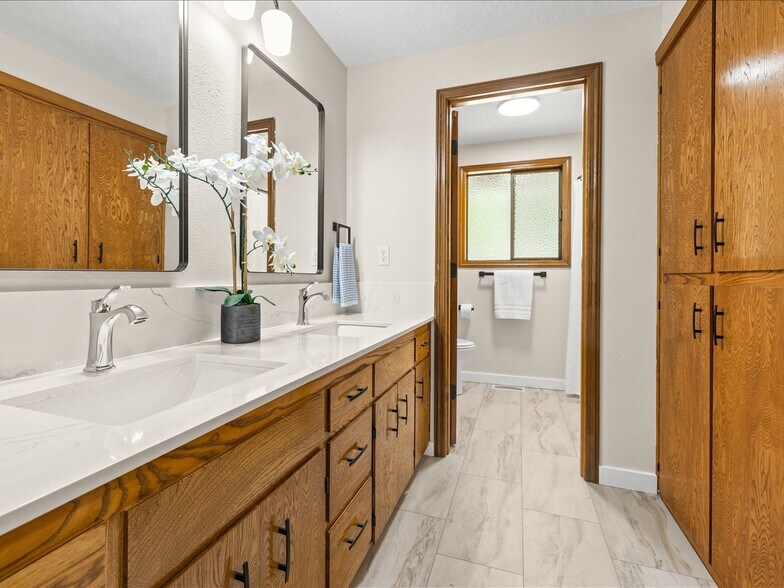 More Photos Of 115 NW Harmony Ln, Corvallis Specialty For Sale