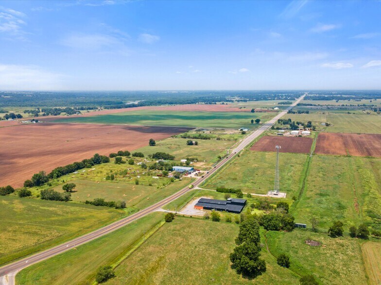 More Photos Of 700 N Main St, Lexington Industrial For Sale