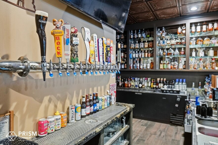 More Photos Of 1332-1336 P St, Lincoln Bar For Lease