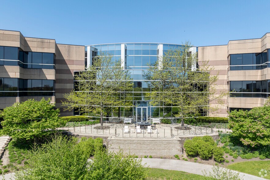 Primary Photo Of 544 Lakeview Pky, Vernon Hills Coworking Space