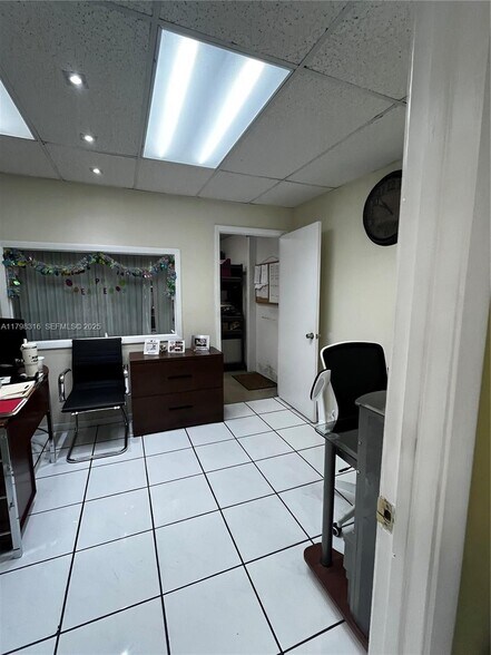 More Photos Of 3100 Milam Dairy Rd, Miami Industrial For Lease