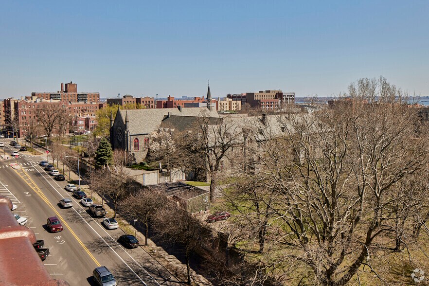 More Photos Of 890 Garrison Ave, Bronx Office For Sale
