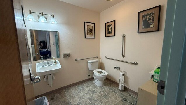 More Photos Of 1769 S 8th St, Colorado Springs Freestanding For Sale