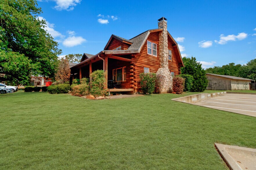 More Photos Of 100 Quest Ct, Keller Office For Sale