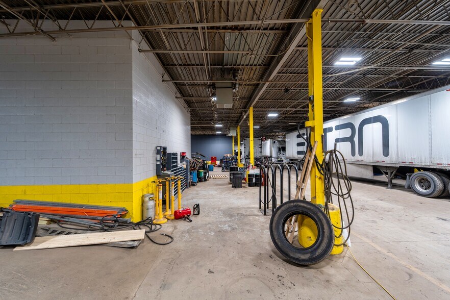 More Photos Of 255 E 167th St, Harvey Distribution For Lease