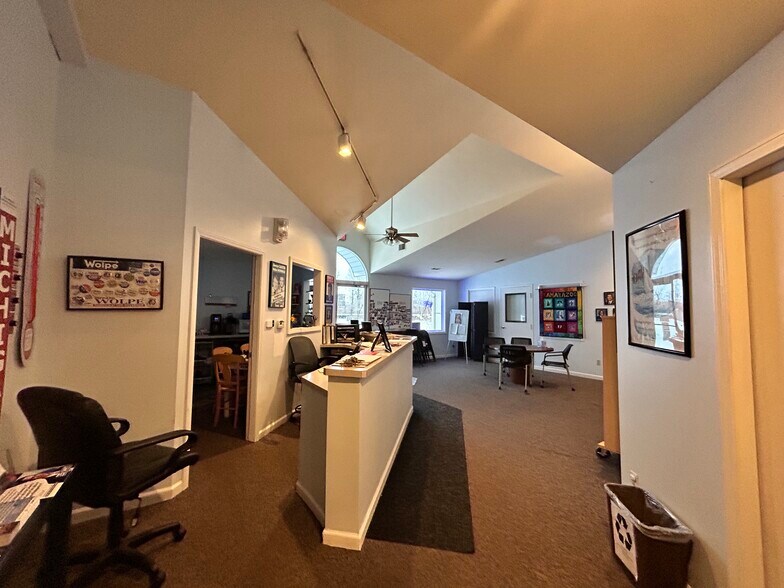 More Photos Of 3234 S Westnedge Ave, Kalamazoo Medical For Sale