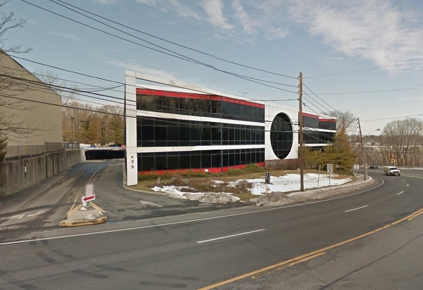 More Photos Of 935 Northern Blvd, Great Neck Medical For Lease