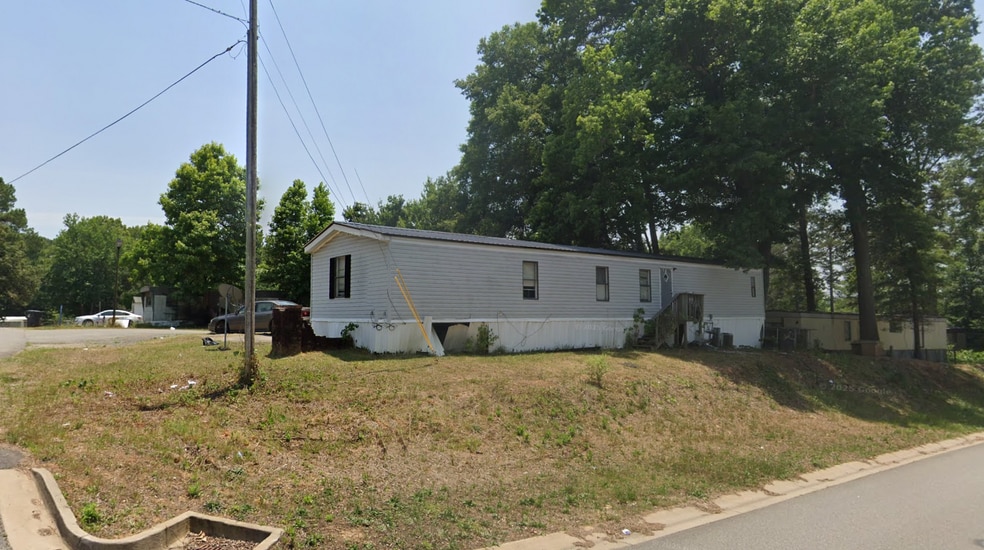 More Photos Of 110 Custer Ave, Eatonton Multifamily For Sale