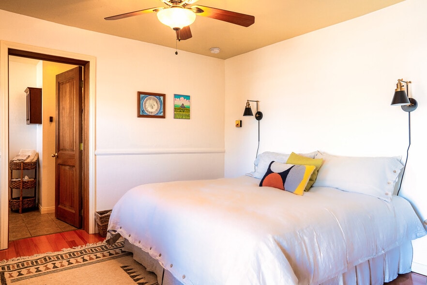 More Photos Of 15 S 100 E, Escalante Hotel For Sale