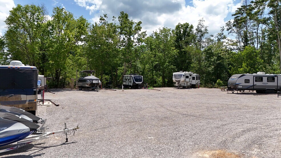 More Photos Of 2806 State Park Rd, Burkesville Freestanding For Sale