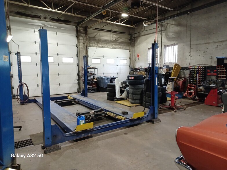 More Photos Of 39 Cleopatra Dr, Nepean Warehouse For Sale