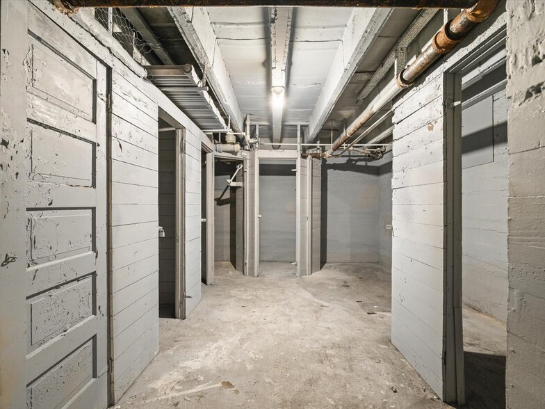 More Photos Of 204 S 6th St, Rockford Apartments For Sale