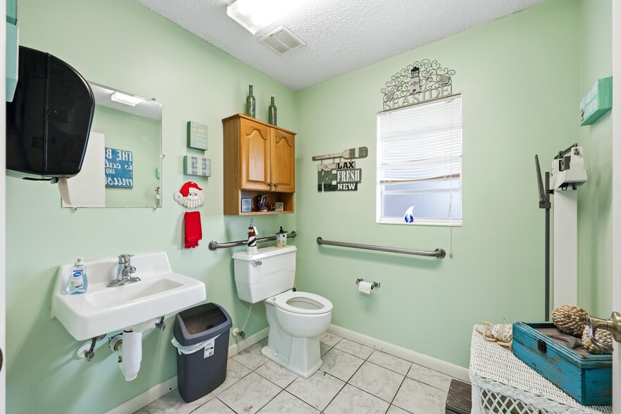 More Photos Of 2180 A1A S, Saint Augustine Office For Sale