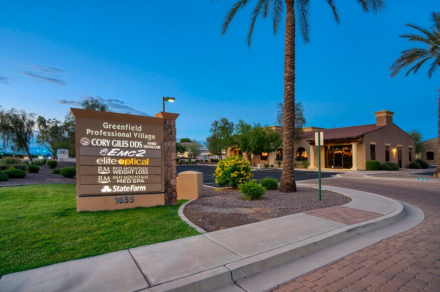 More Photos Of 1635 N Greenfield Rd, Mesa Medical For Lease