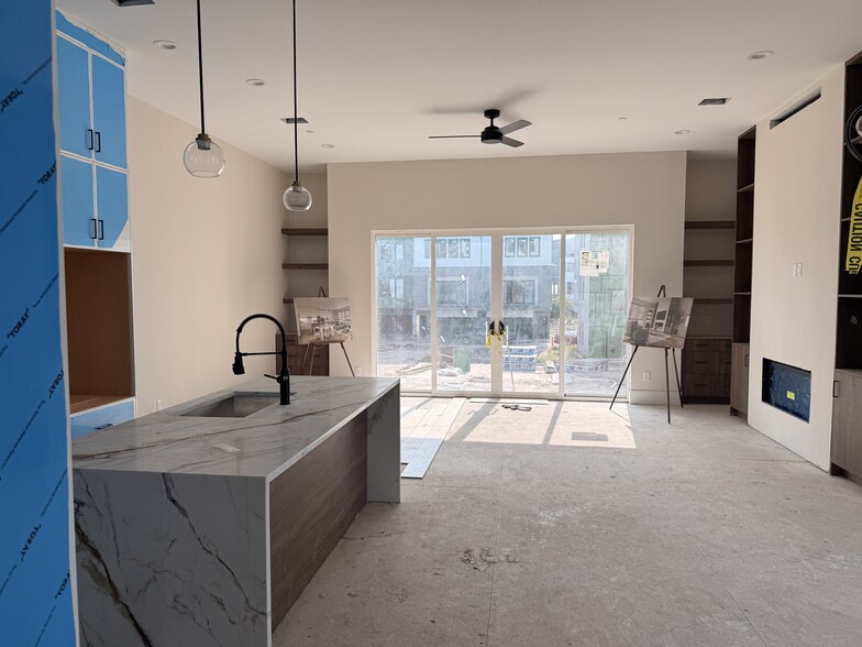 More Photos Of 5821 Winsome Ln, Houston Apartments For Sale