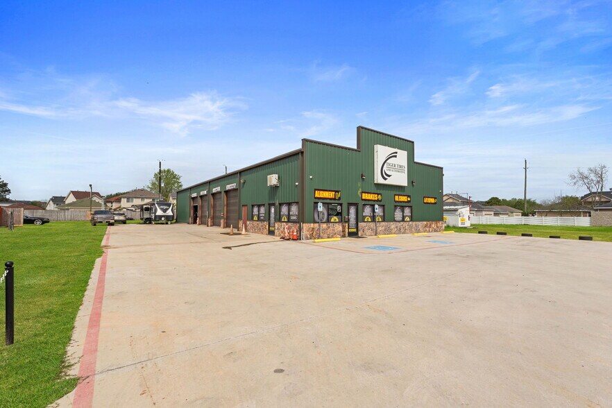 Primary Photo Of 6217 Fry Rd, Katy Auto Repair For Sale