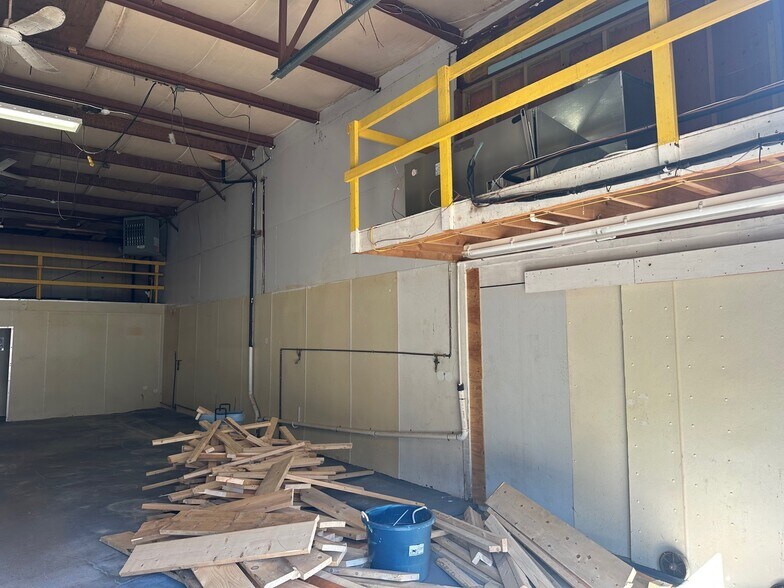 More Photos Of 20 Walts Way, Narragansett Warehouse For Sale