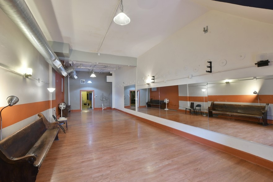 More Photos Of 2700 Arapahoe St, Denver Storefront Retail Office For Lease