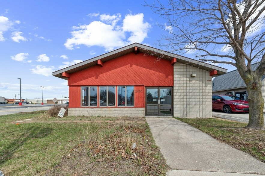 Primary Photo Of 2430 Ludington St, Escanaba Storefront For Lease
