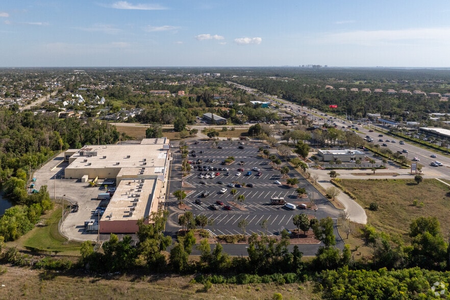 More Photos Of 18011 S Tamiami Trl, Fort Myers Unknown For Lease