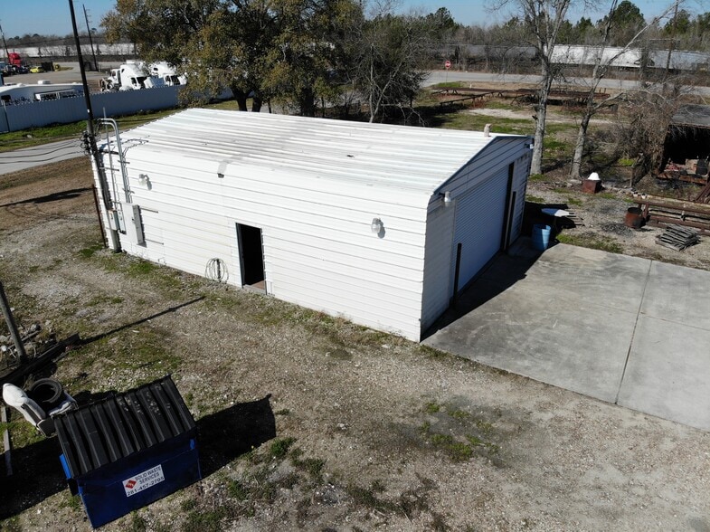 More Photos Of 16190 Miller Rd, Houston Warehouse For Lease