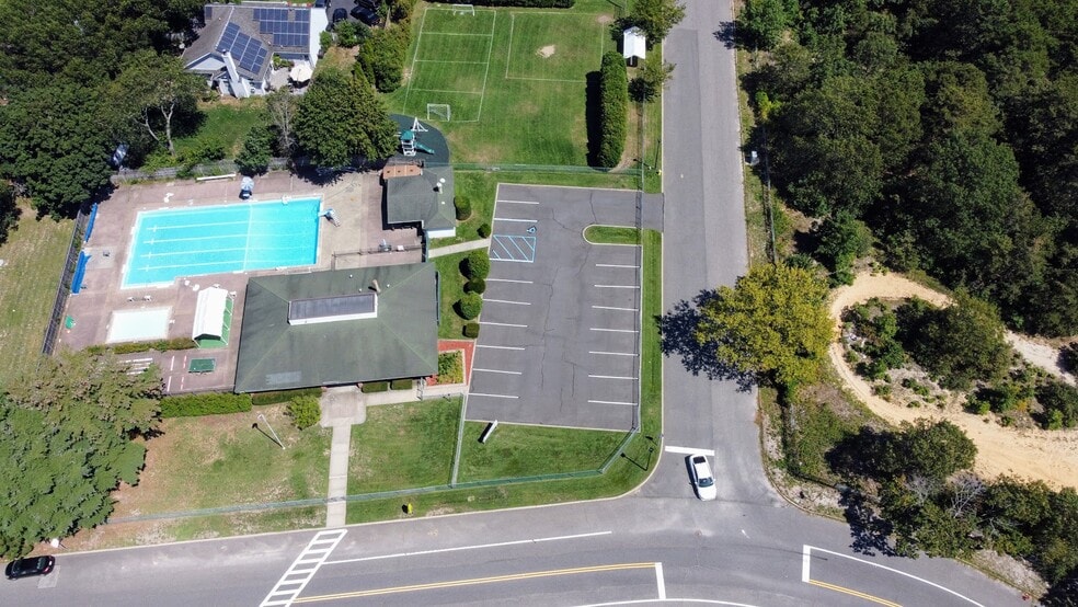 More Photos Of 9-10 Glenmere Ln, Coram General Retail For Sale