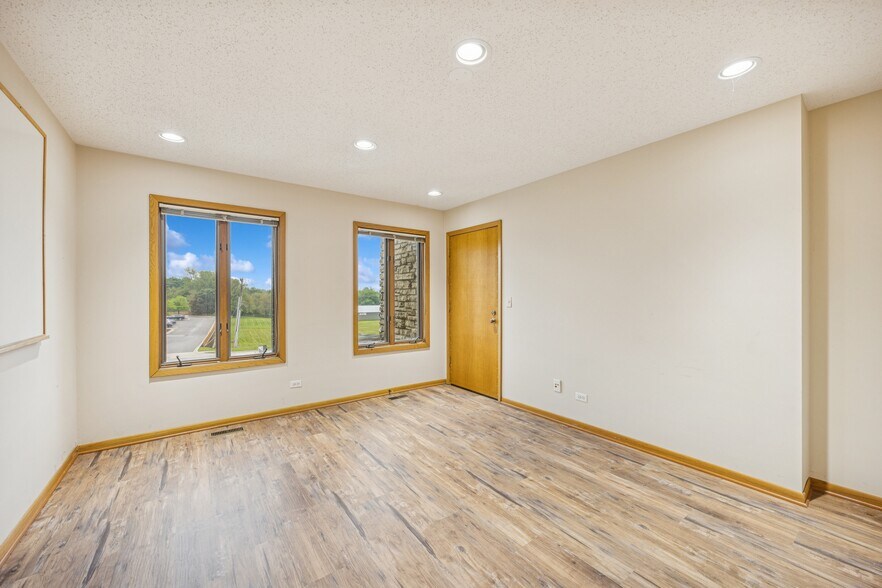 More Photos Of 2050 Larkin Ave, Elgin Medical For Lease