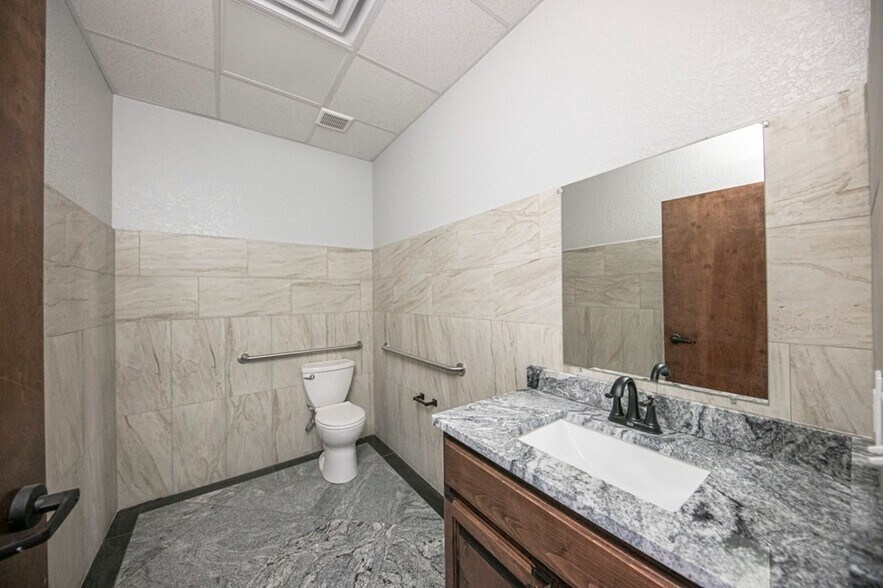 More Photos Of 14661 W I-20, Odessa Warehouse For Lease