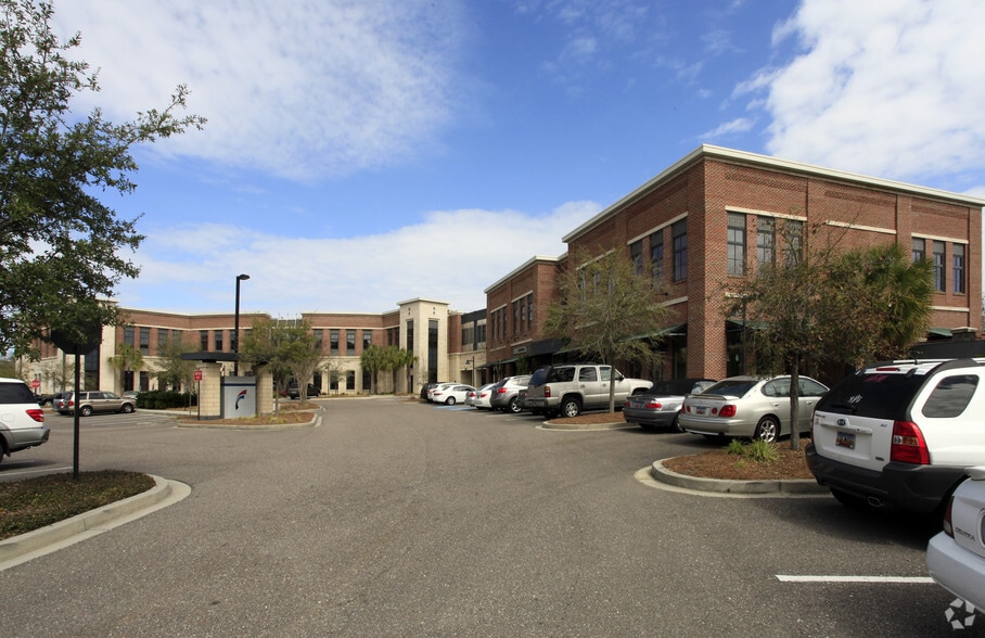 More Photos Of 126 Seven Farms Dr, Daniel Island Office For Sale