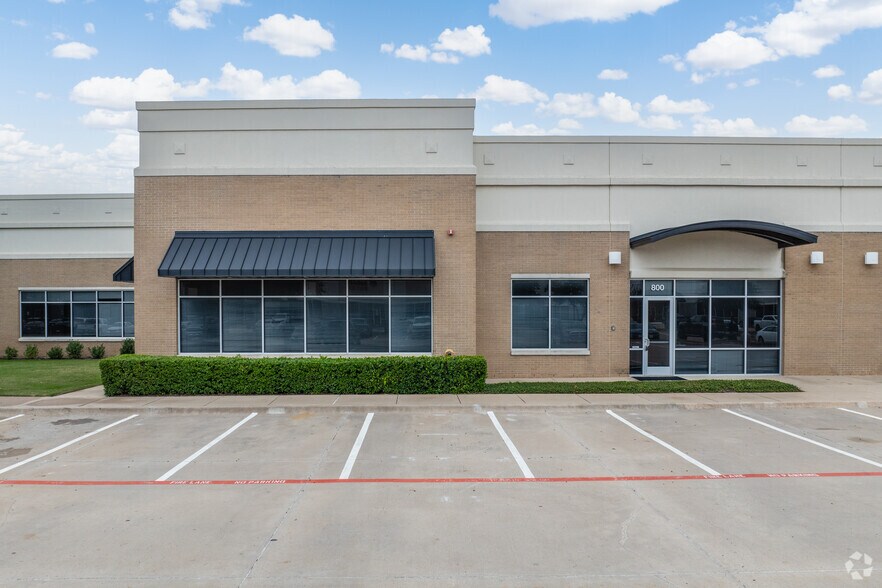 More Photos Of 1825 Lakeway Dr, Lewisville Unknown For Lease