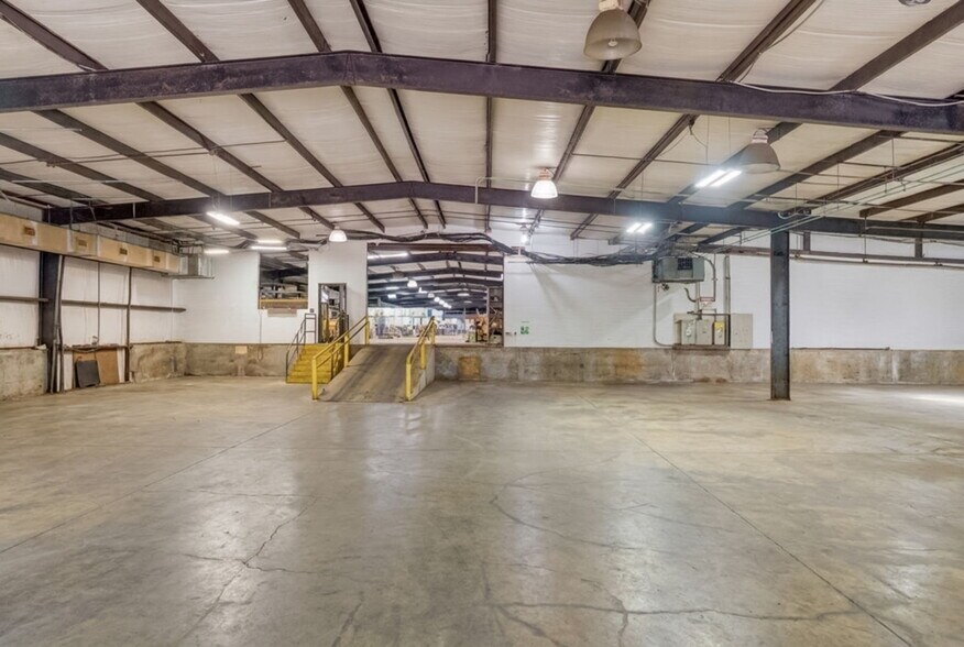 More Photos Of 20300 FM 963, Lampasas Manufacturing For Sale