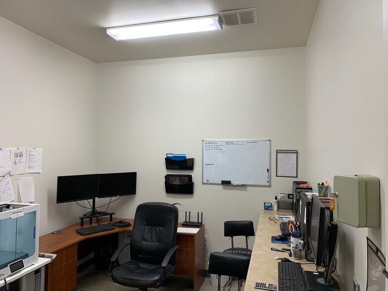 More Photos Of 176 Enterprise Pkwy, Boerne Unknown For Lease